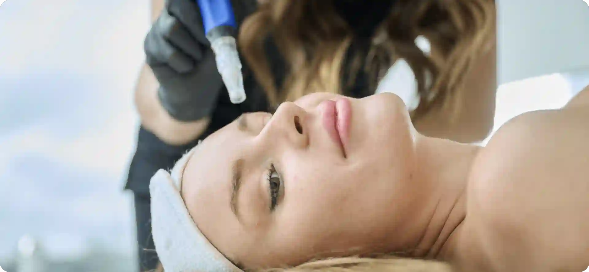 How Do Microneedles Trigger New Collagen and Elastin in Loose Skin Huntingdon?